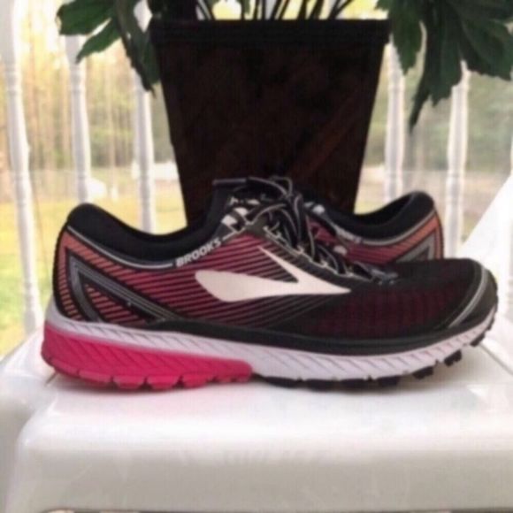 Brooks Ghost 10 Black and Pink - Picture 10 of 16
